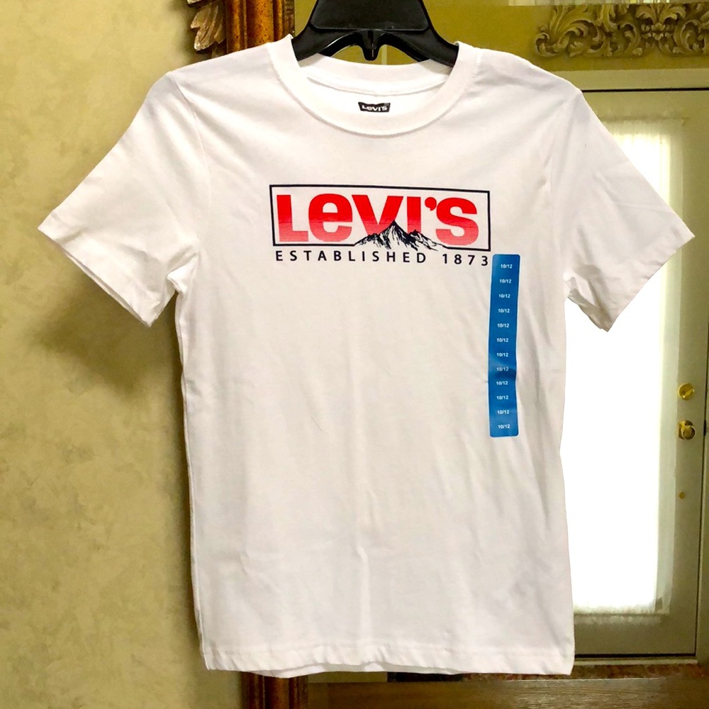 NWOT Levi’s boy’s t-shirt.  Size 10/12.  White with Levi’s written in red.